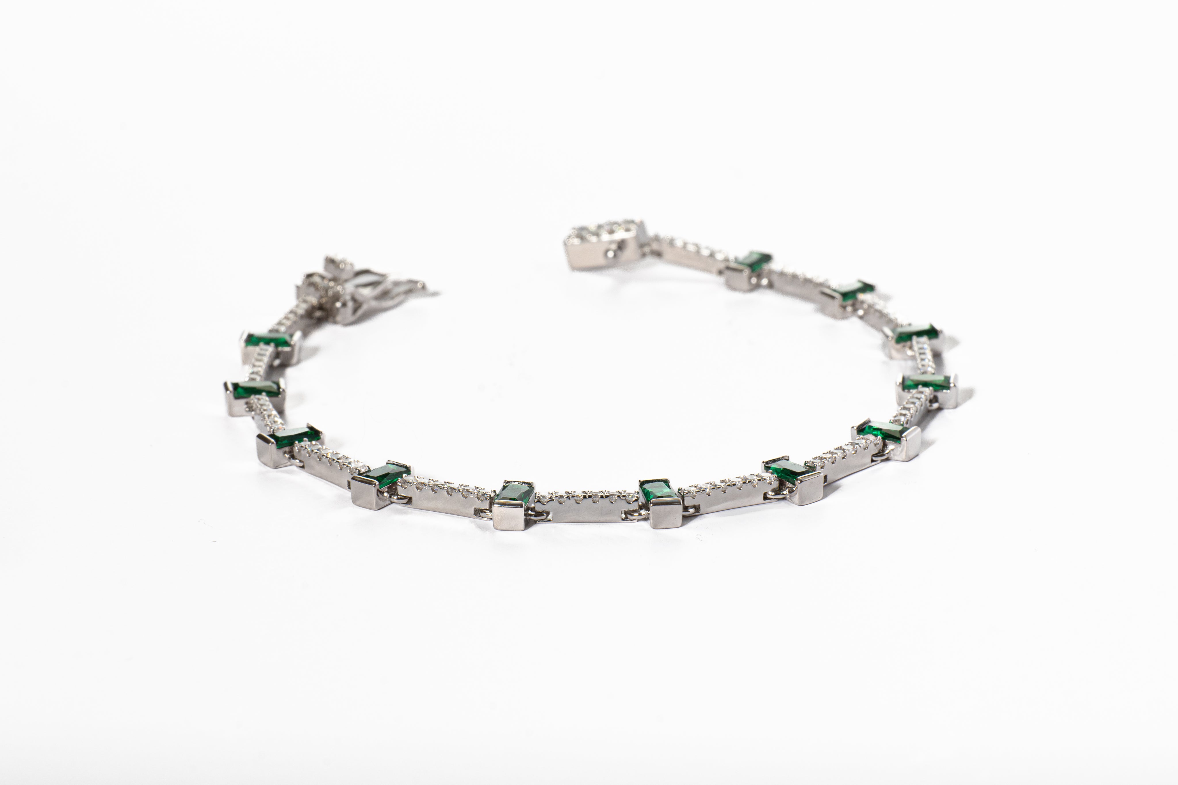 Bracciale " Tennis " Argento con Baguette Smeraldi - Meraki Jewels